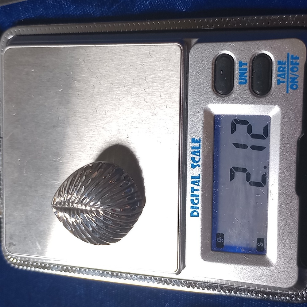 Silver Shell-Shaped Diamond Cut Stud Earrings - image 7